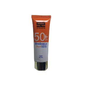 ضد آفتاب SynSkin SPF 50+ کنترل‌کننده چربی پوست مخصوص پوست چرب و مستعد جوش بدون چربی با بافت ژل کرمی